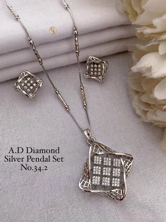 Chain pendant earrings set