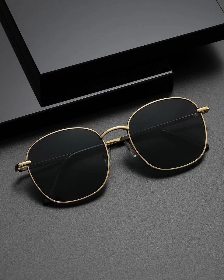 SUNGLASSES 🕶