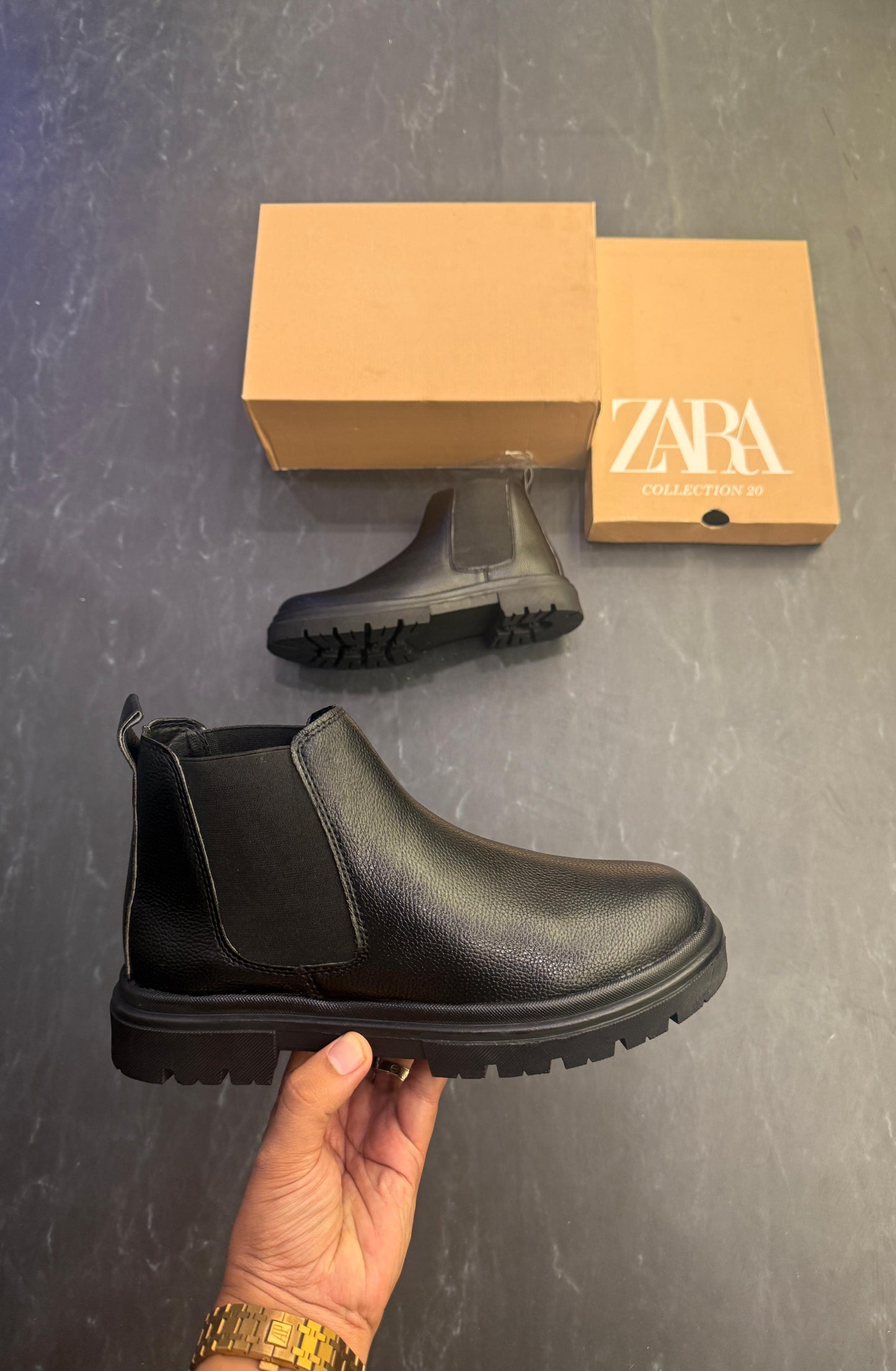 ZARA CHUNKY CHELSEA BOOTS (EURO 40-45 )