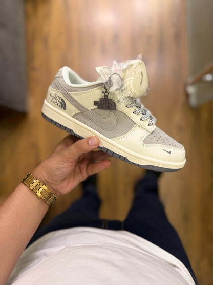 NIKE SB DUNK NORTH FACE OG GREY 2025