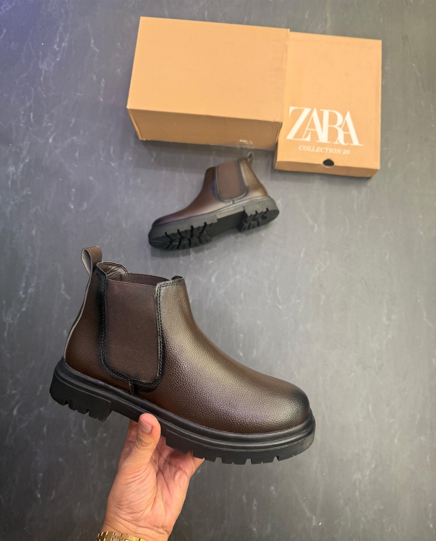 ZARA CHUNKY CHELSEA BOOTS (EURO 40-45 )
