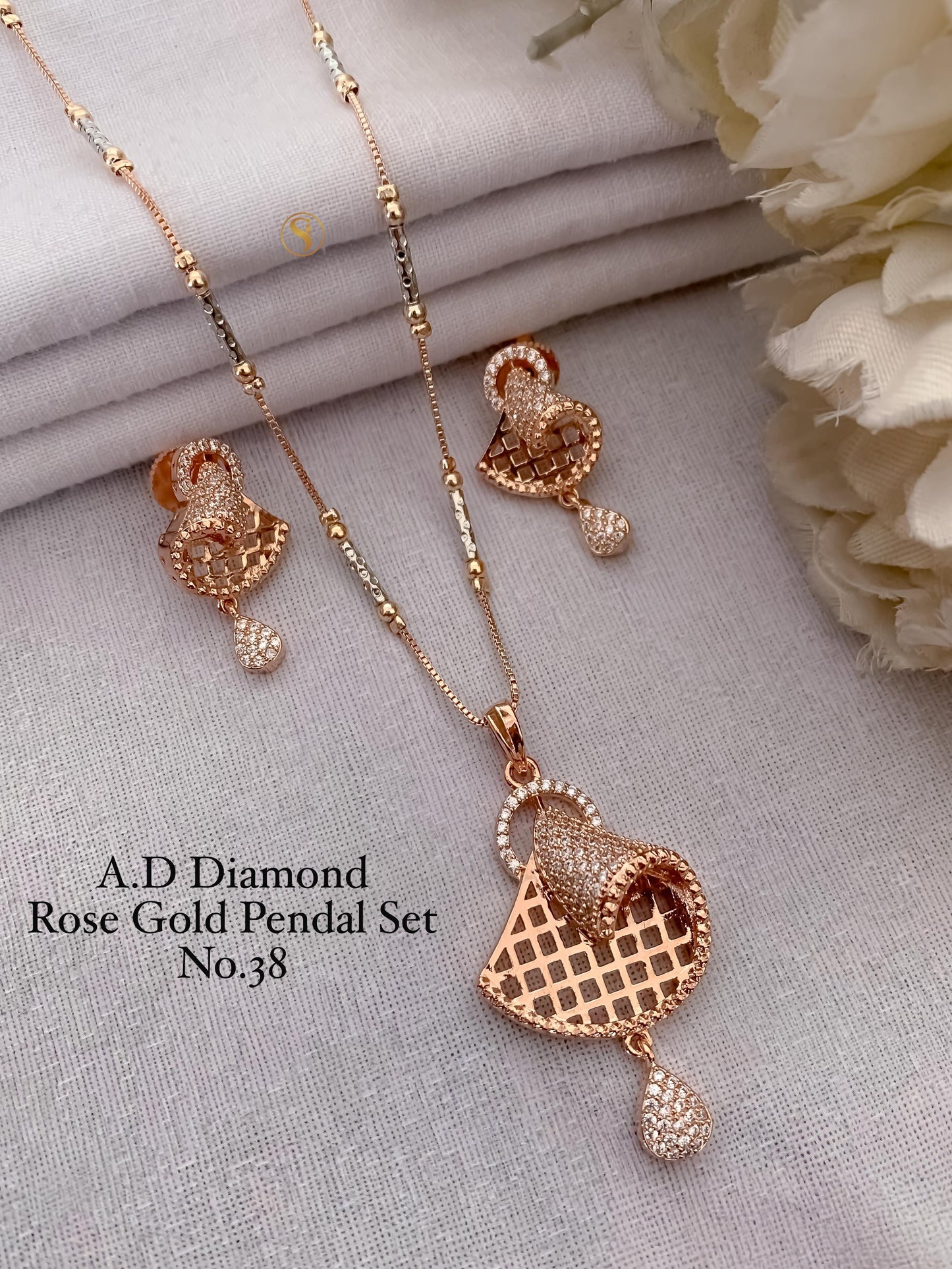 Chain pendant earrings set